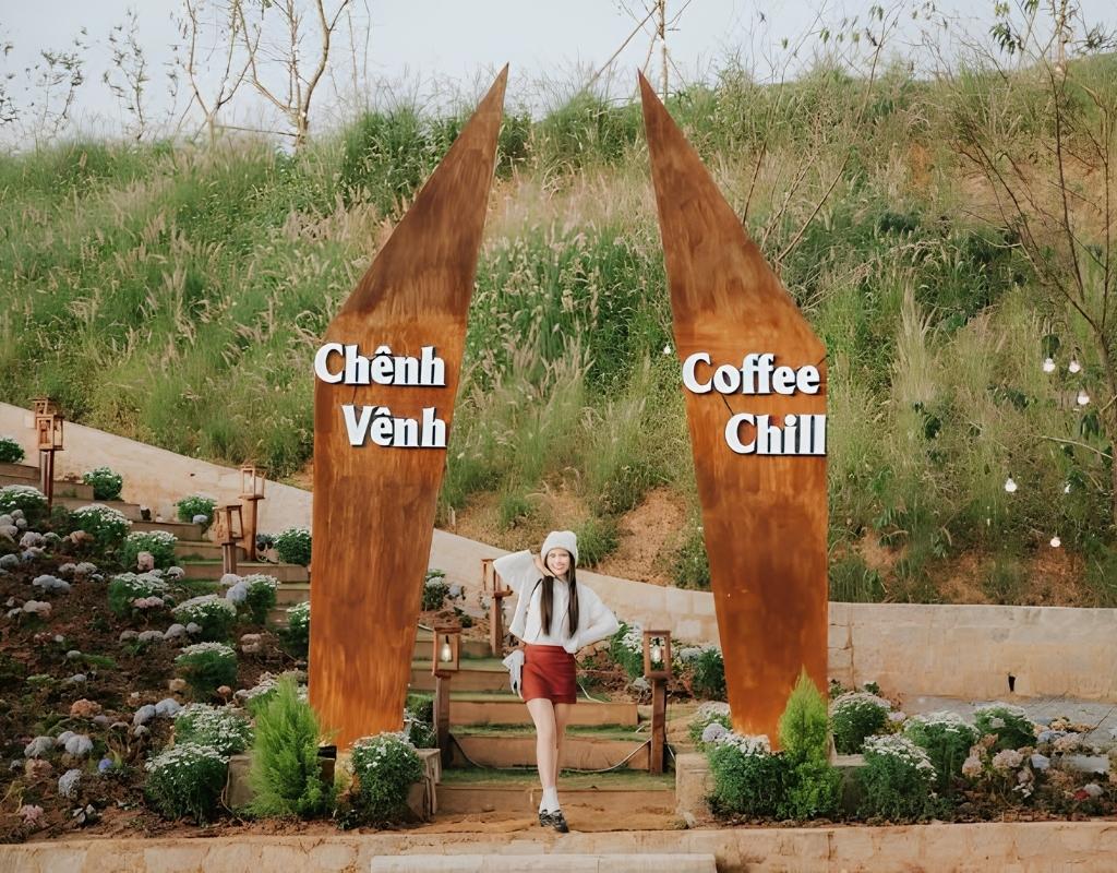 Chênh Vênh Coffee Chill nhìn ra thung lũng