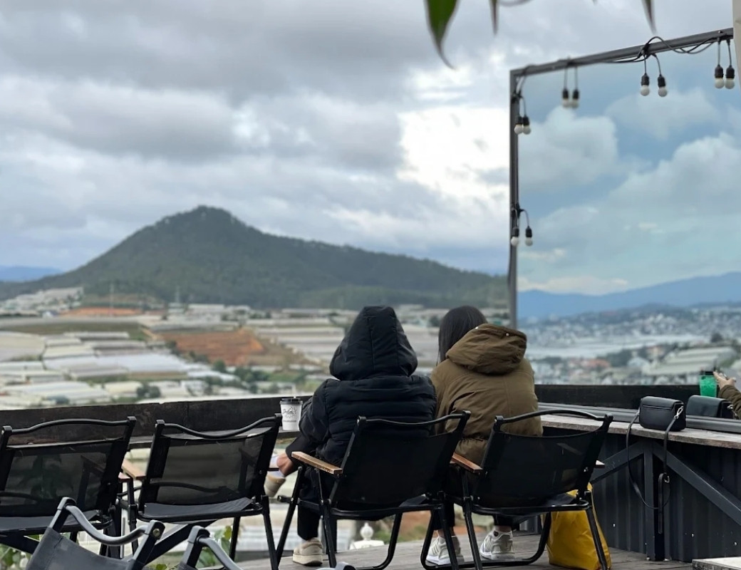 Vì Yêu Mà Đến Coffee trên sườn đồi Dã Chiến