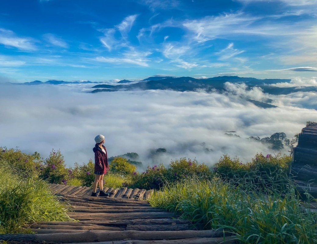 Ban công cafe ngắm mây Dã Chiến