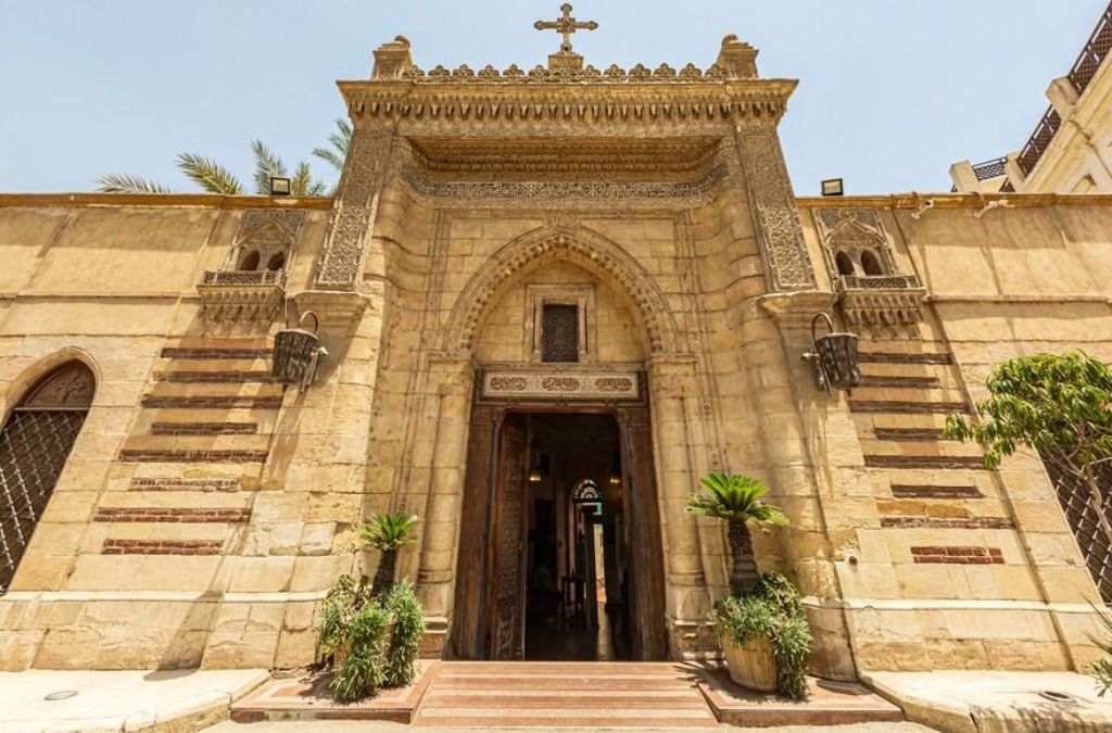 Mặt tiền Nhà thờ Treo tại khu Coptic Cairo
