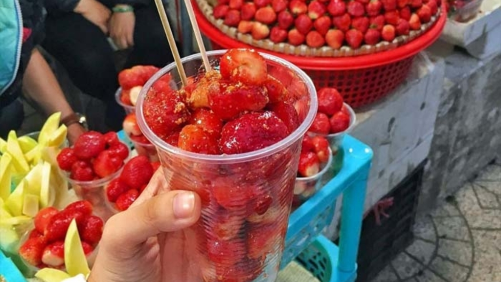 Trải nghiệm các gian hàng ăn uống