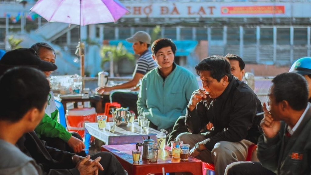 Không khí buổi sáng tại chợ