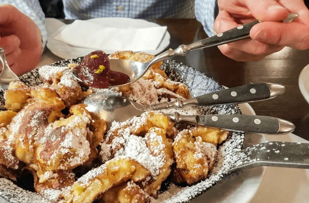 Món Kaiserschmarrn truyền thống của Áo