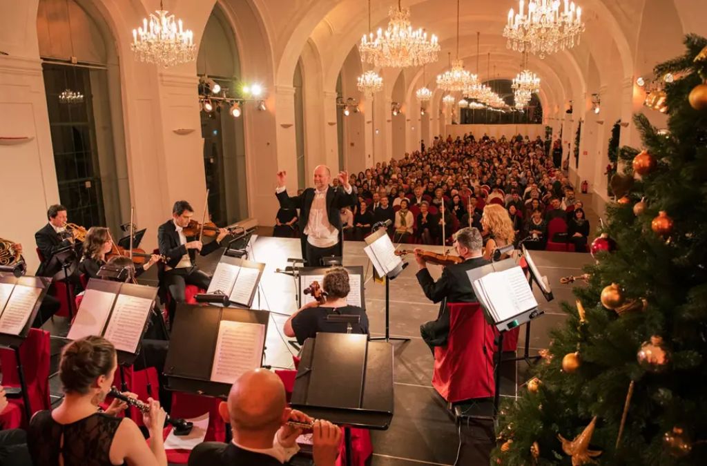 thưởng thức hòa nhạc cổ điển Giáng sinh Vienna
