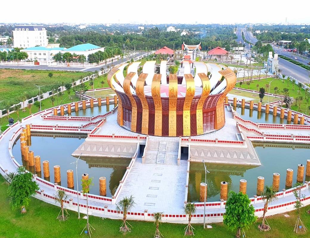 Không gian Đền thờ Vua Hùng Cần Thơ