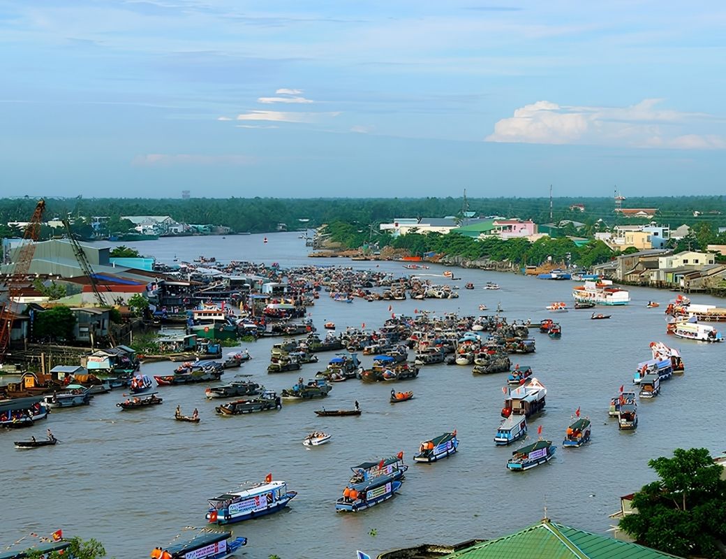 Chợ nổi Cái Răng nhộn nhịp vào mùa khô