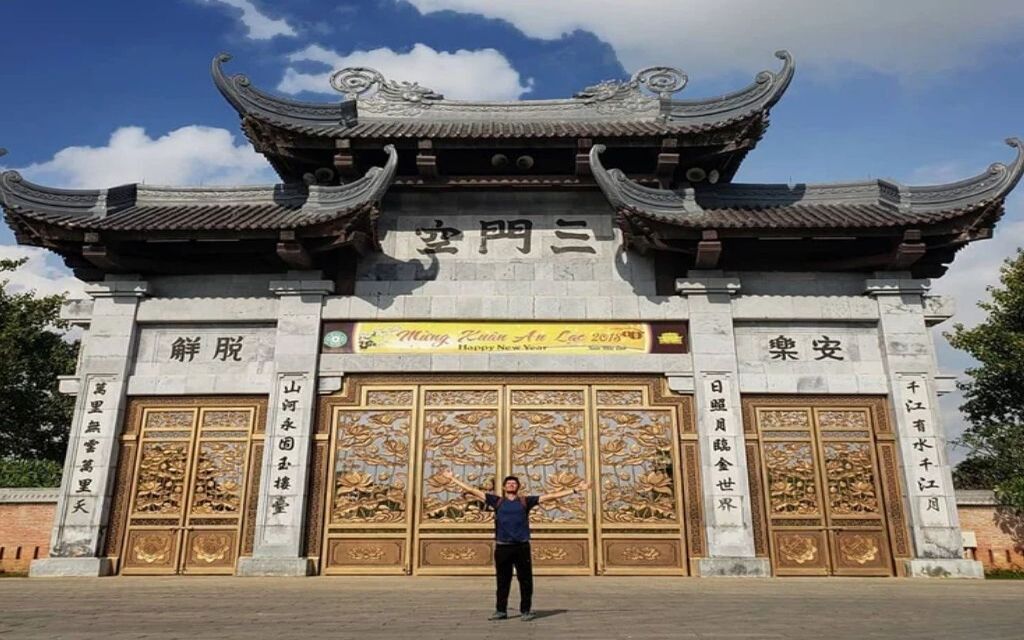 Cổng Tam Quan Ngoại tại Chùa Bái Đính