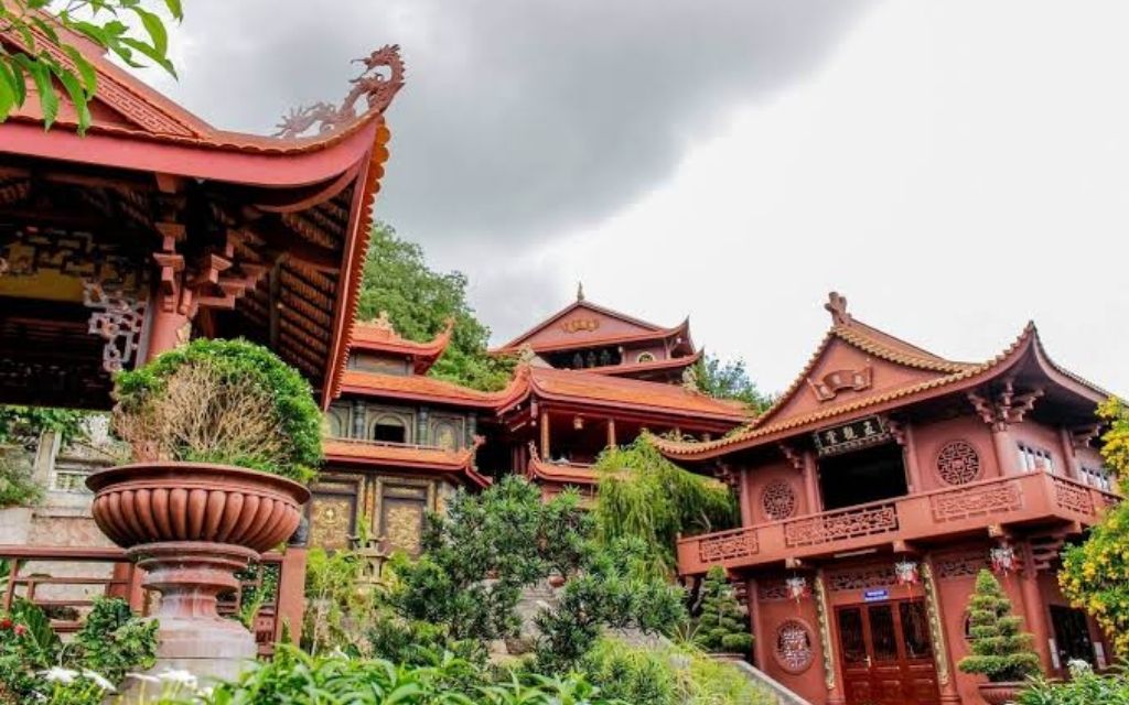 Chùa Hang An Giang trên núi Sam 