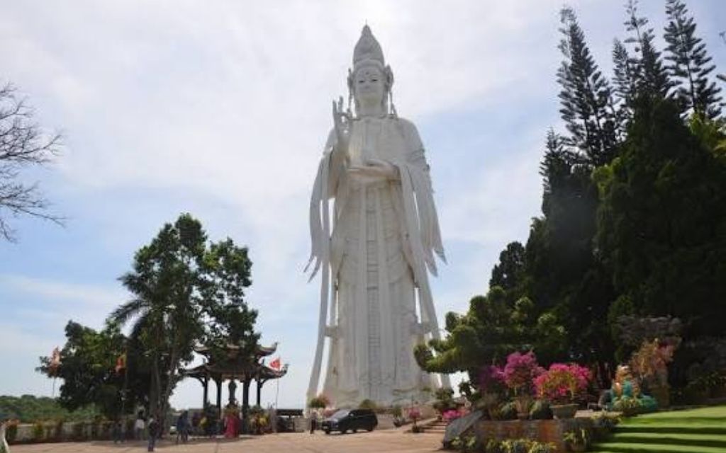 toàn cảnh đại tượng Quan Thế Âm