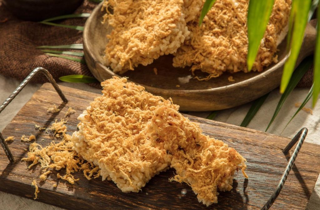 Cơm cháy Ninh Bình vàng giòn ăn kèm ruốc