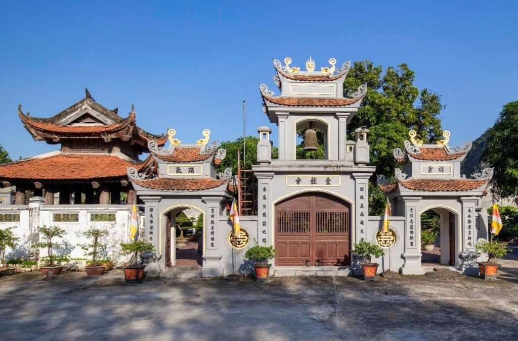 Cổng Chùa Nhất Trụ tại Cố đô Hoa Lư