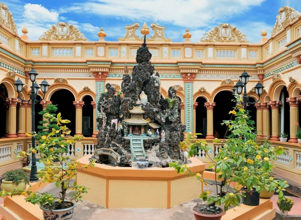 Kiến trúc cổ kính chùa Vĩnh Tràng