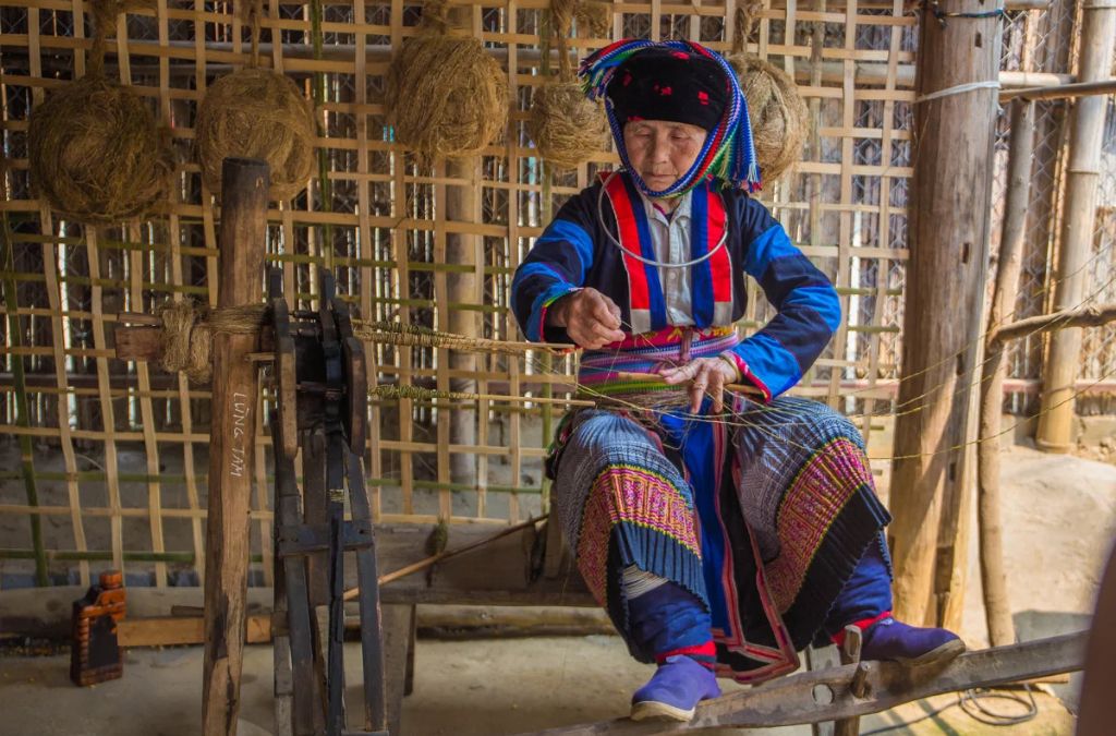 làng nghề dệt lanh lùng tám