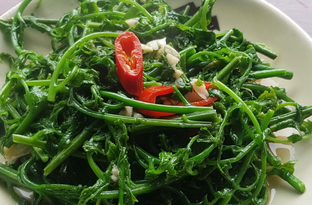 rau dớn xào