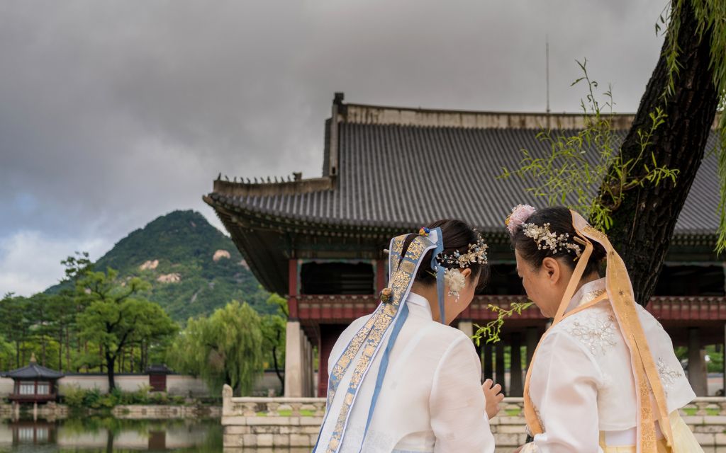 Mặc Hanbok tại cung điện Gyeongbokgung 