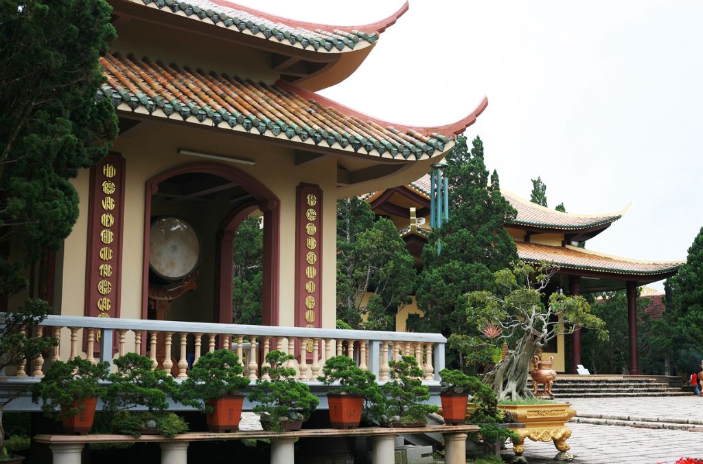 Khuôn viên Thiền viện Trúc Lâm Đà Lạt