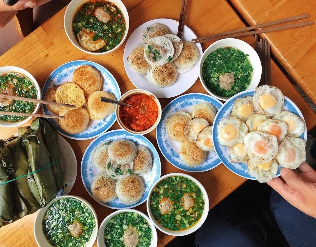 bánh căn trứng lòng đào đà lạt