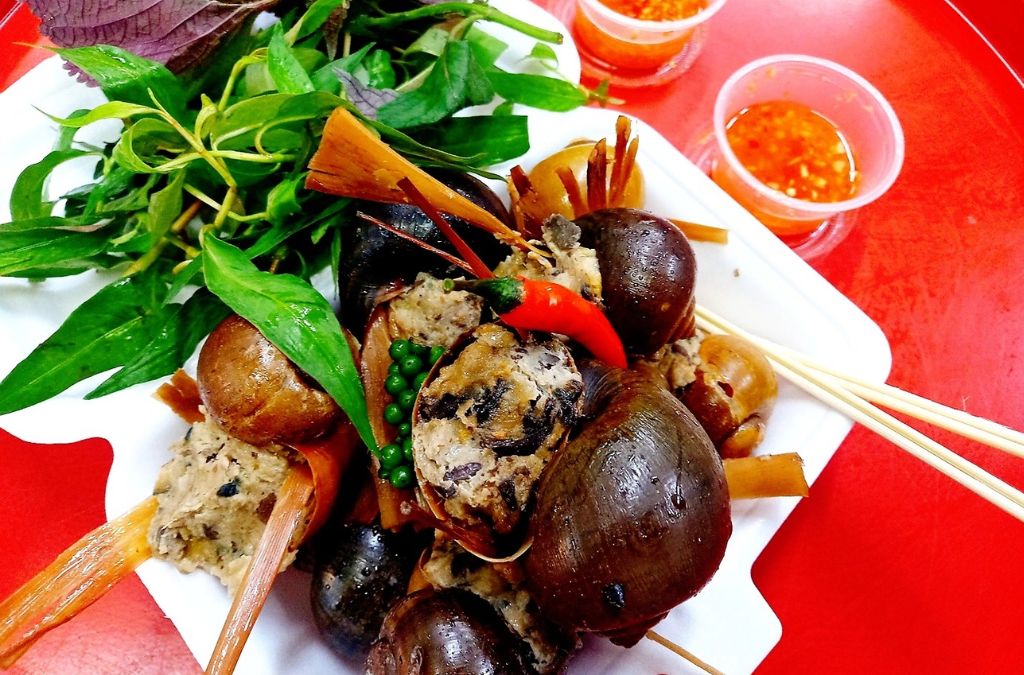 Ốc bươu nhồi thịt đặc sản Đà Lạt 