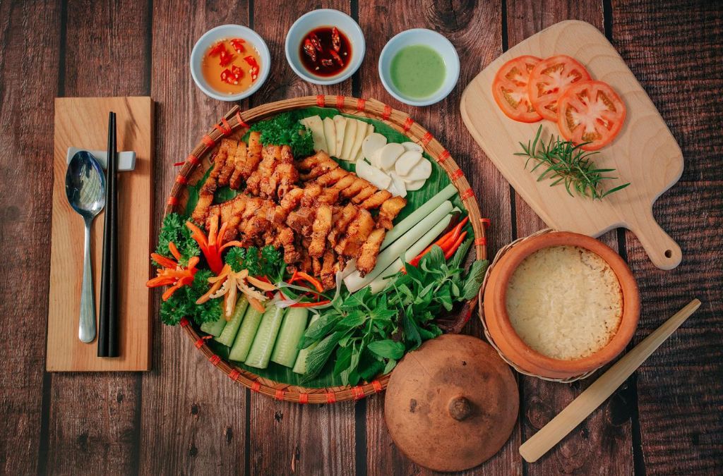 Cơm niêu đất nóng hổi tại Đà Lạt 