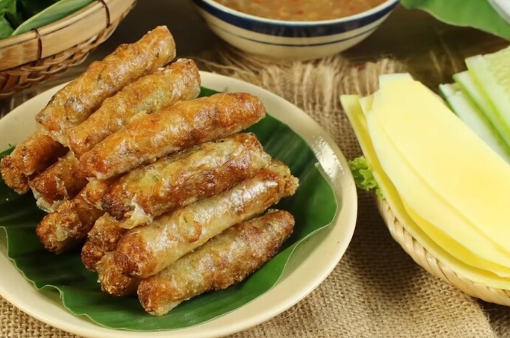 Đặc sản Đà Nẵng - Ram cuốn cải