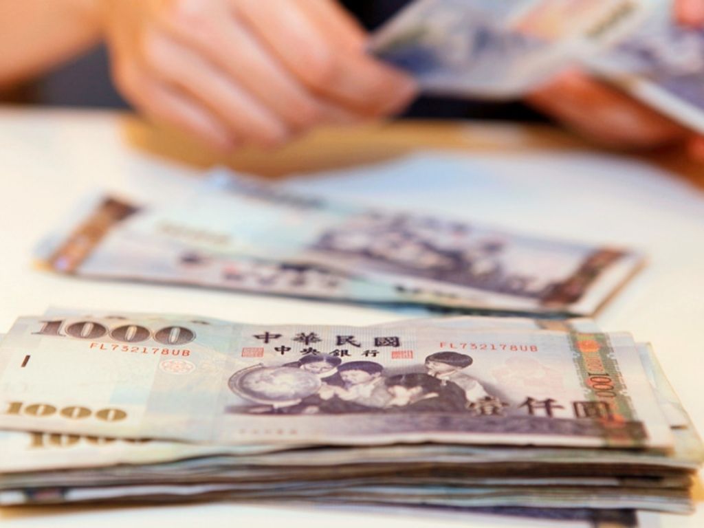 Đổi tiền và thanh toán tại Đài Loan.
