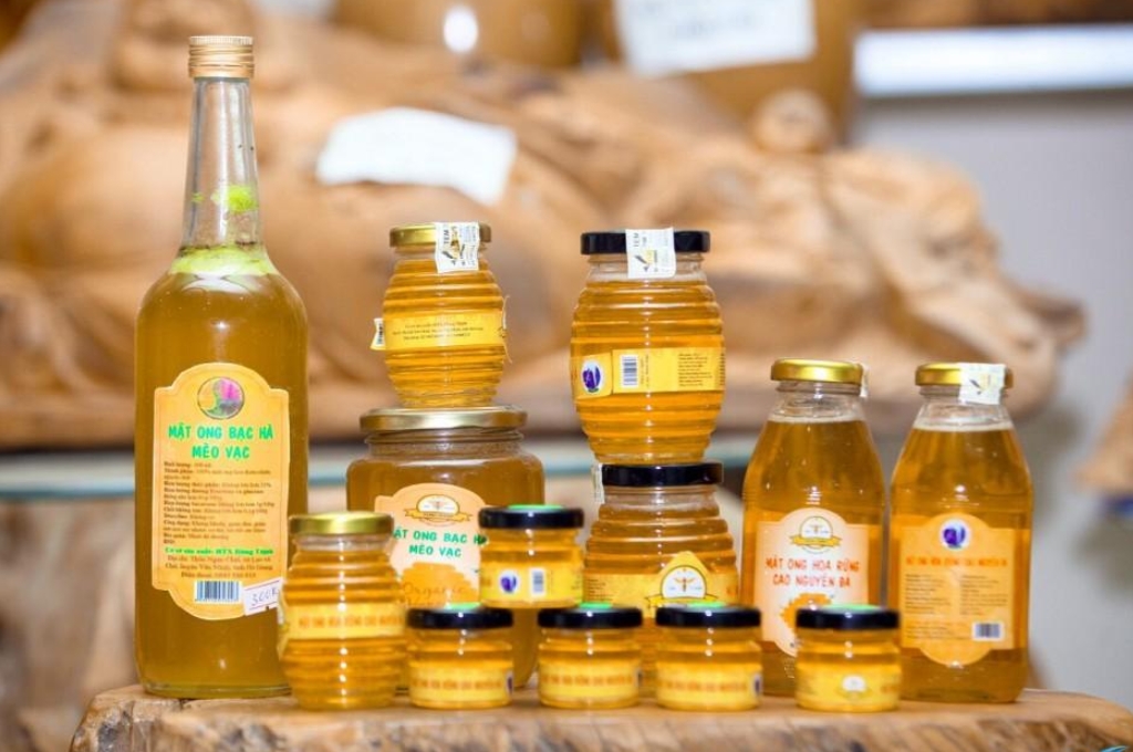 Mật ong bạc hà Mèo Vạc đóng chai, đặc sản nổi tiếng của cao nguyên đá Hà Giang