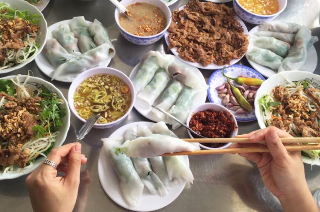 Bánh ướt thịt nướng Kim Long