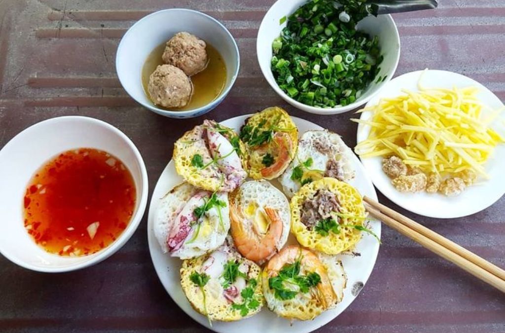 Bánh căn hải sản Nha Trang