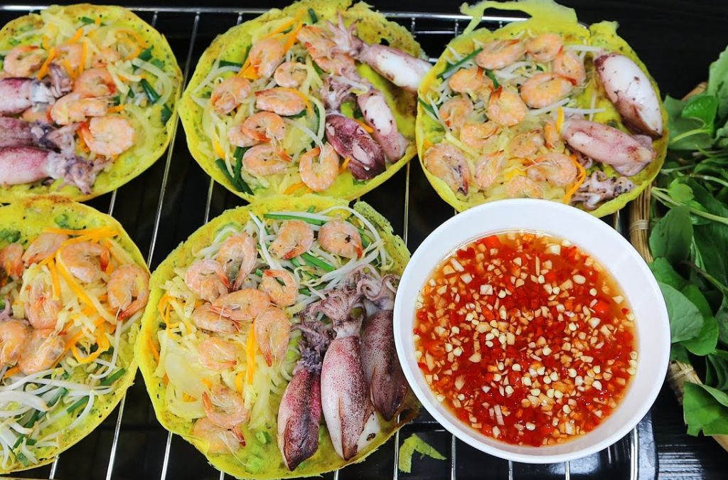 Bánh xèo tôm mực Nha Trang