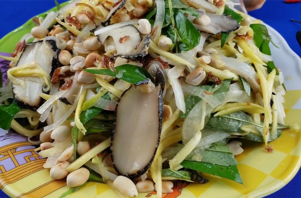 Gỏi ốc giác Phan Thiết thái lát mỏng
