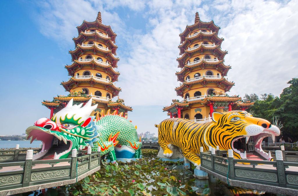 Tháp Long Hổ bên Đầm Liên Trì tại Cao Hùng