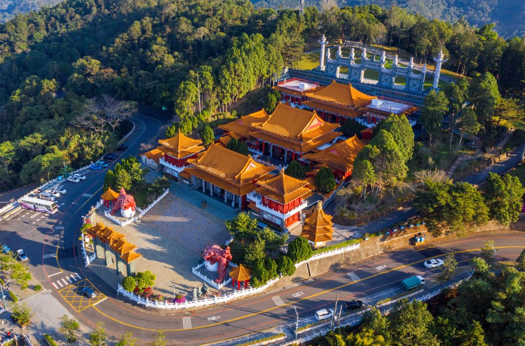 Văn Võ Miếu bên Hồ Nhật Nguyệt nhìn từ trên cao