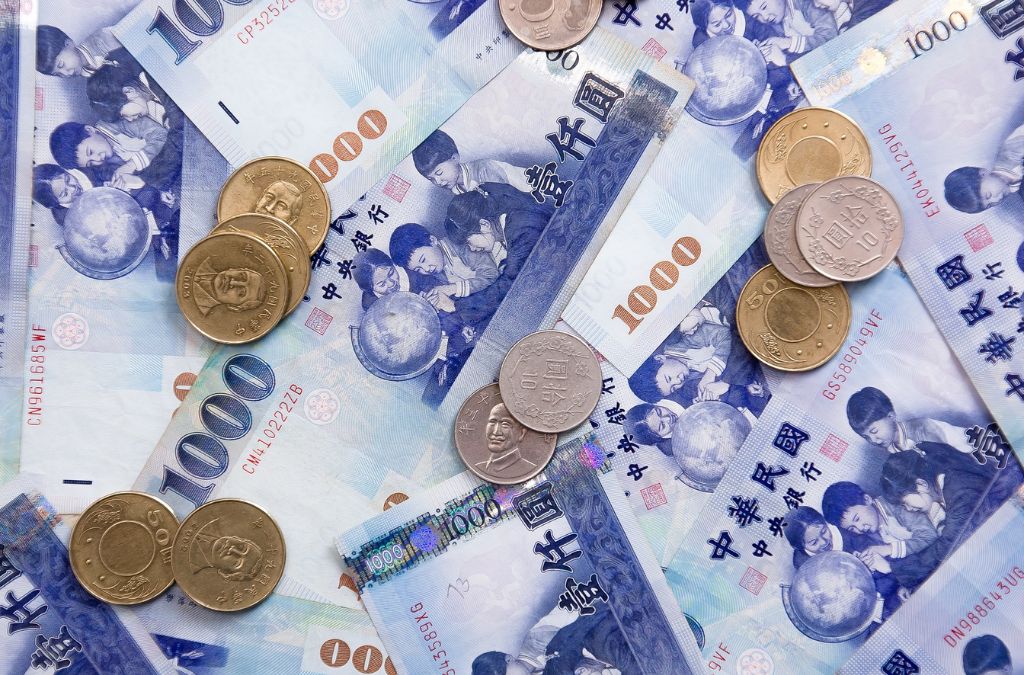 Tiền giấy và tiền xu Đô la Đài Loan mới 