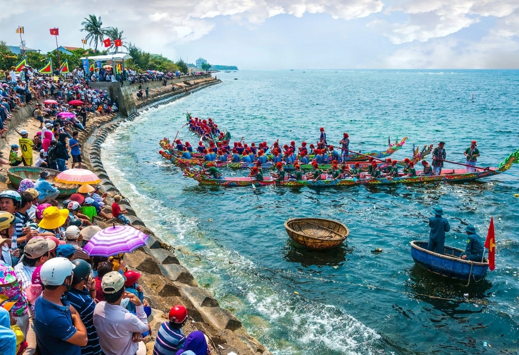 Lễ hội đua thuyền tứ linh