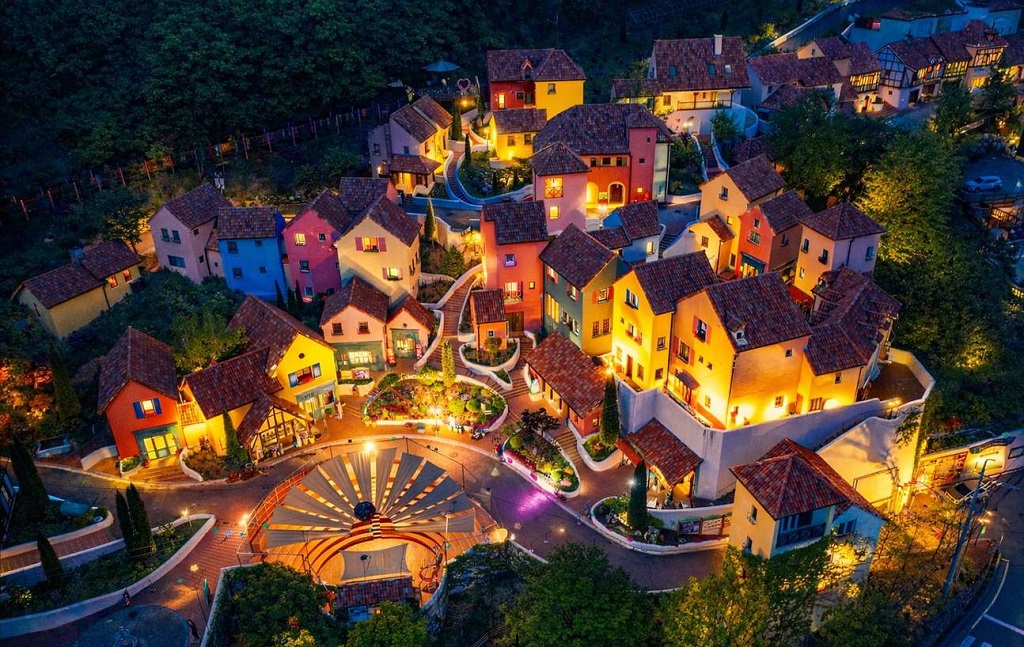 Những ngôi nhà phong cách châu Âu ở làng Pháp Petite France
