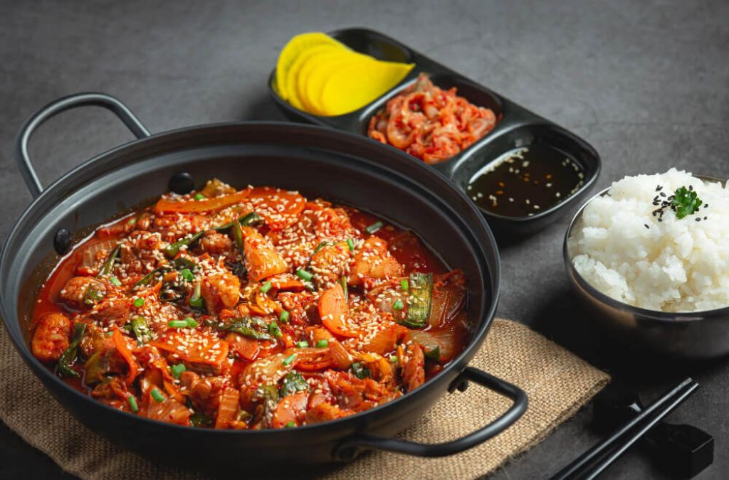 Gà xào cay Dakgalbi Hàn Quốc