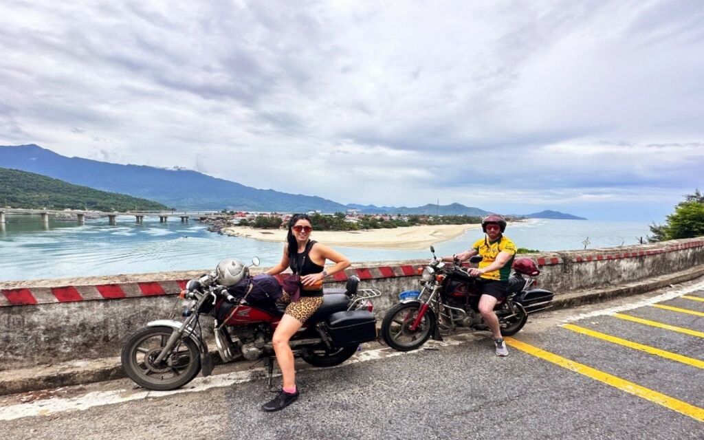 Đi xe máy khám phá Hải Vân
