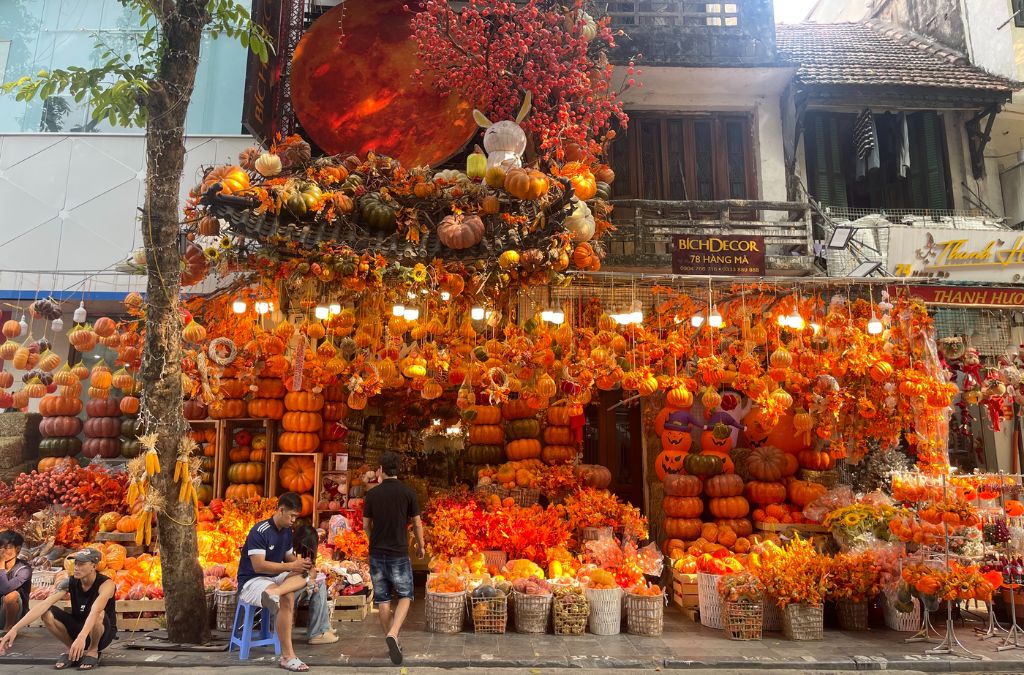 phố hàng mã halloween