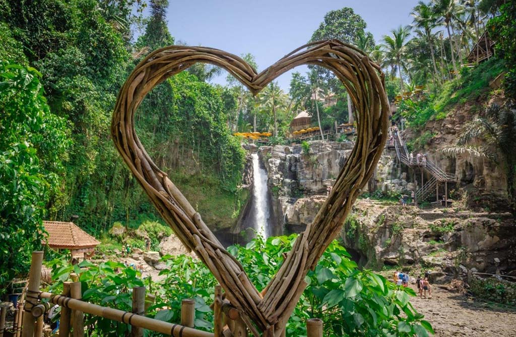 Thác Tegenungan là một trong những địa điểm du lịch nổi tiếng ở Bali