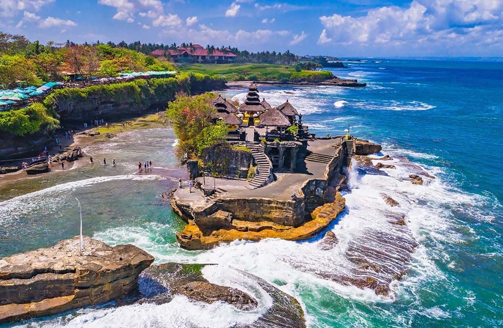 Đền Tampak Siring ngôi đền suối thiêng nổi tiếng ở Bali.