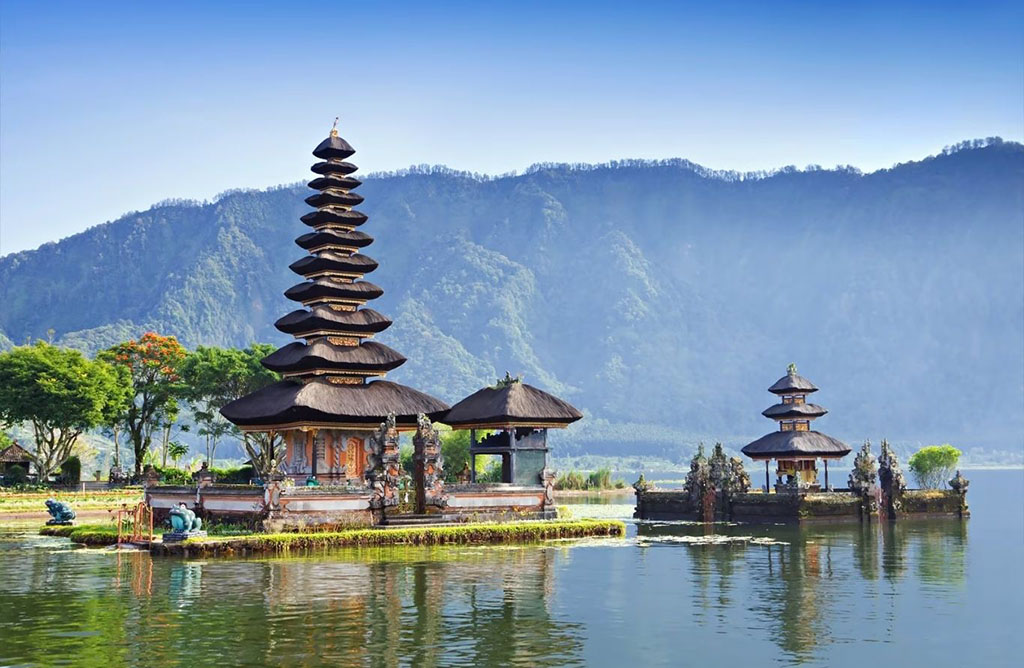 Khám phá hồ nước ngọt Bratan và Đền Ulun Danu tại Bali