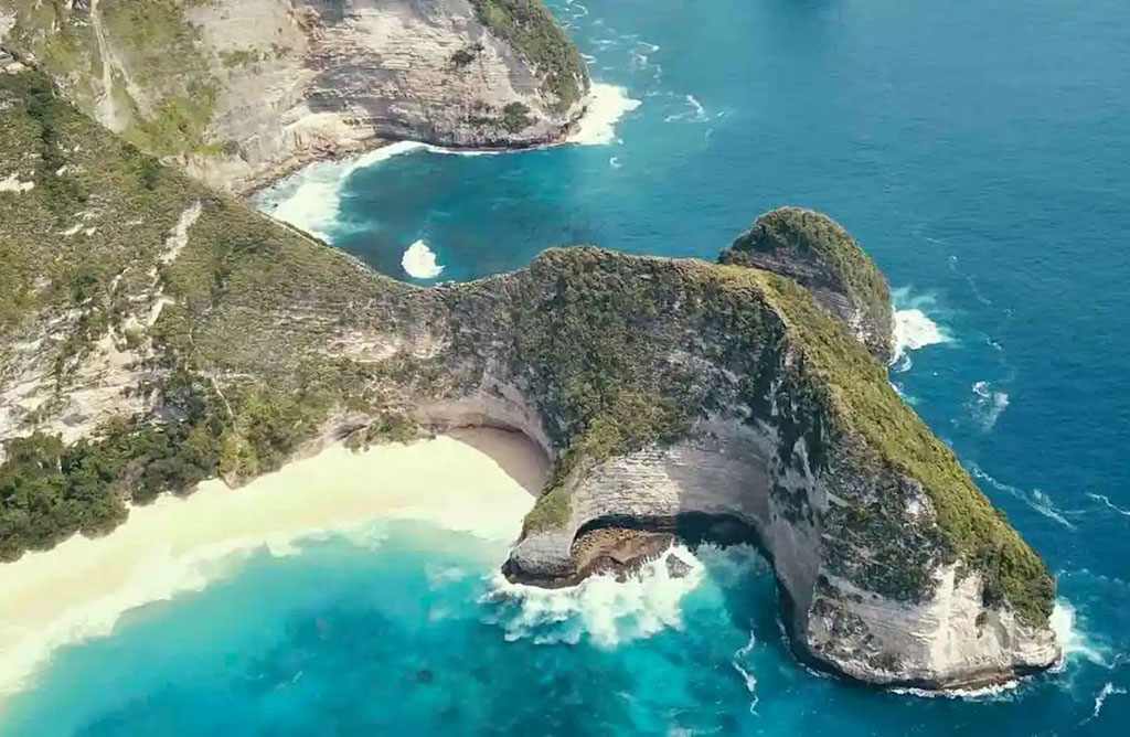 Đảo Nusa Penida nổi tiếng với cảnh quan thiên nhiên