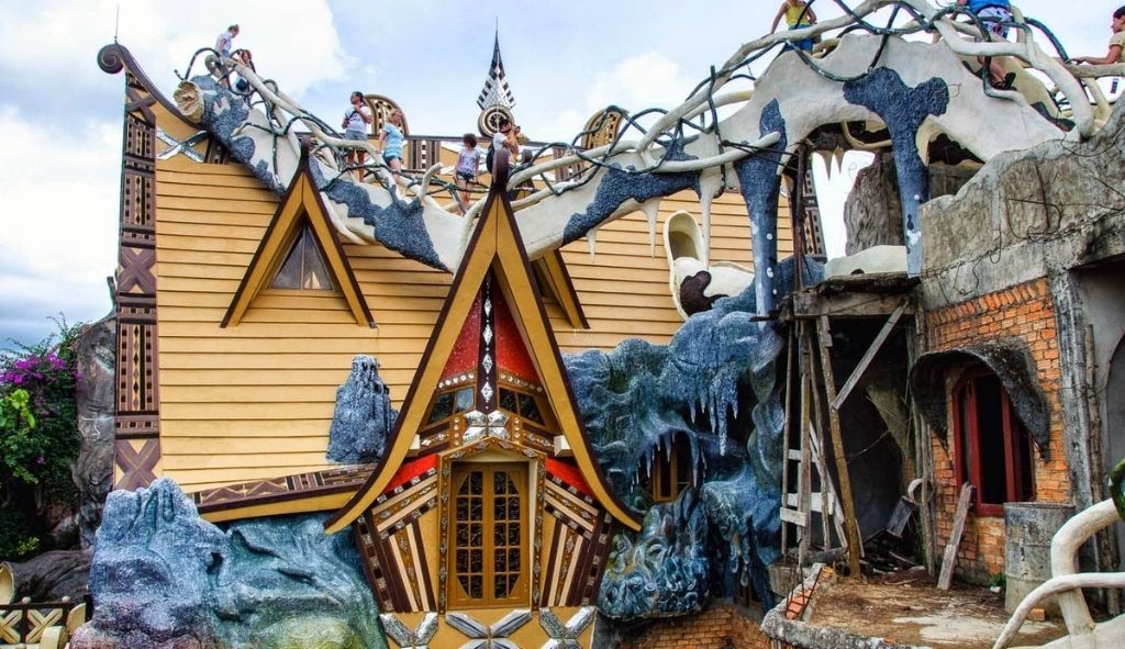 Ngôi nhà điên (Crazy House / Biệt thự Hằng Nga)