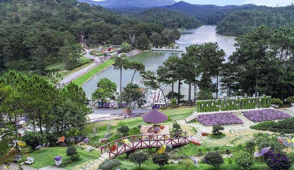 Cảnh quan thơ mộng của Thung Lũng Tình Yêu