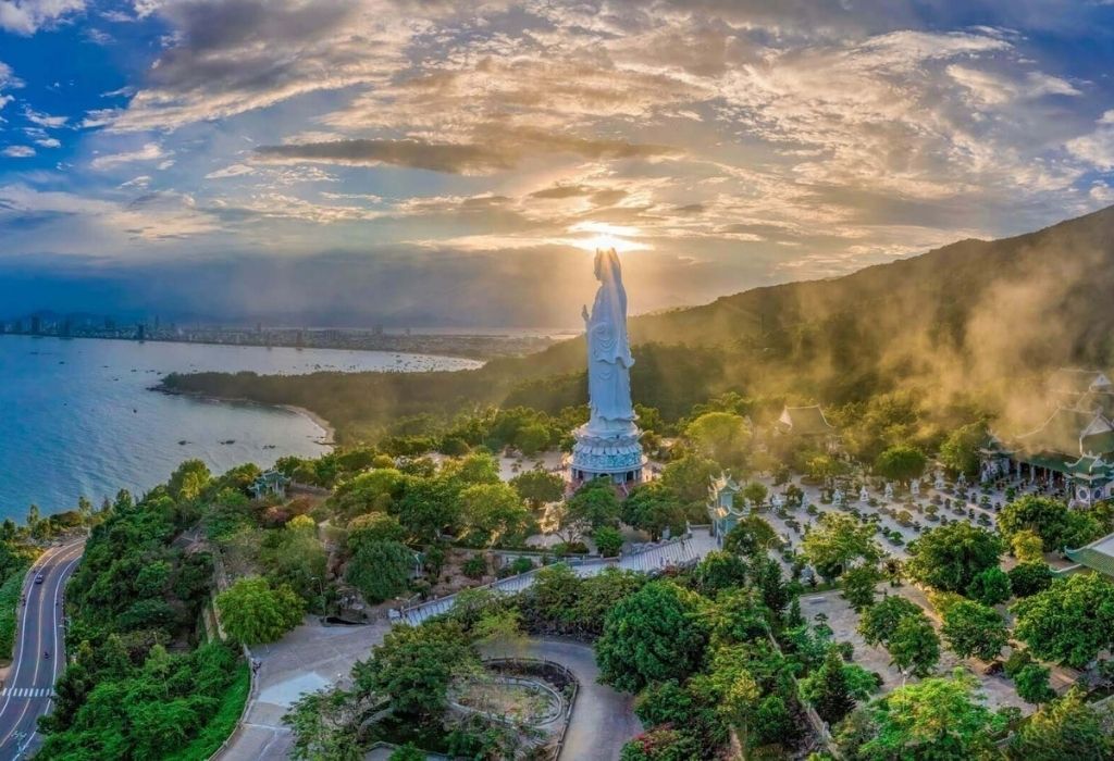 Chùa Linh Ứng Bãi Bụt