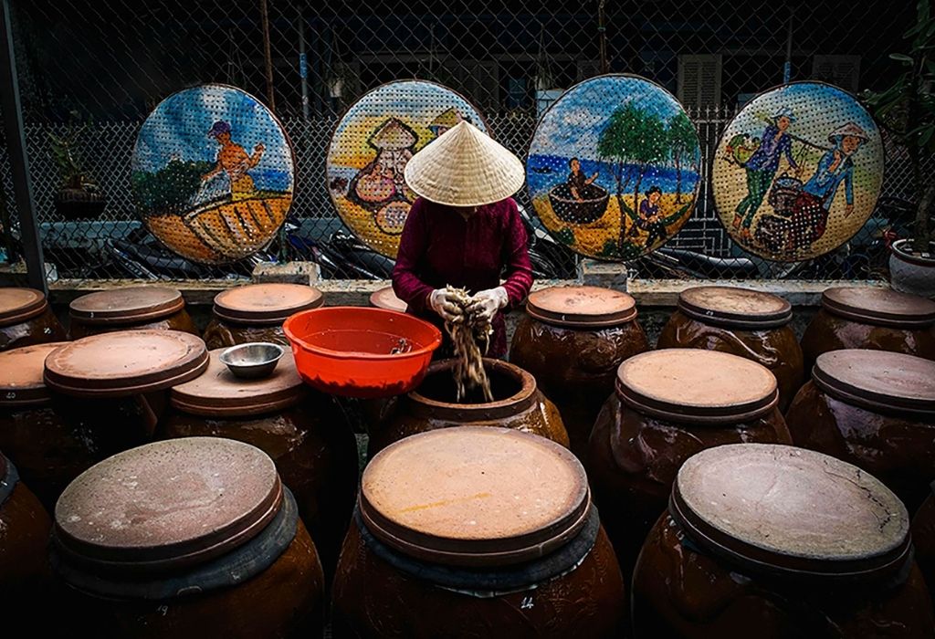 Làng nước mắm Nam Ô