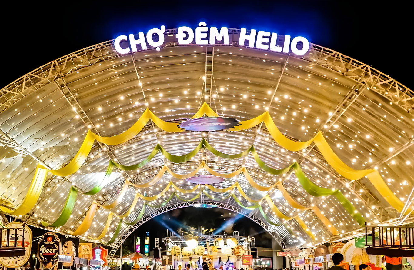 Chợ đêm Helio Đà Nẵng với nhiều gian hàng ẩm thực và hoạt động giải trí. 