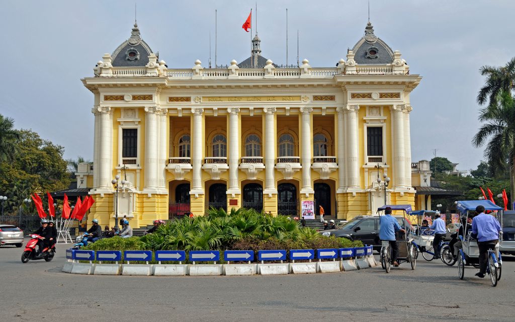 Toàn cảnh Nhà hát Lớn Hà Nội 