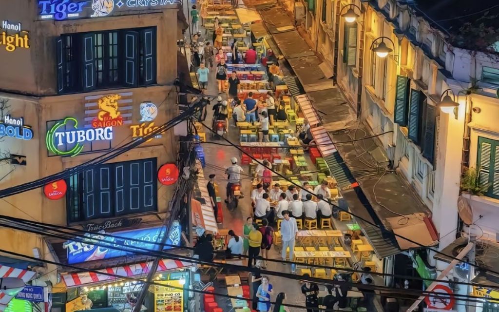 Phố Tạ Hiện Hà Nội