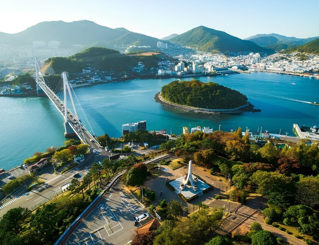 Cảnh quan đảo Odongdo ở Yeosu